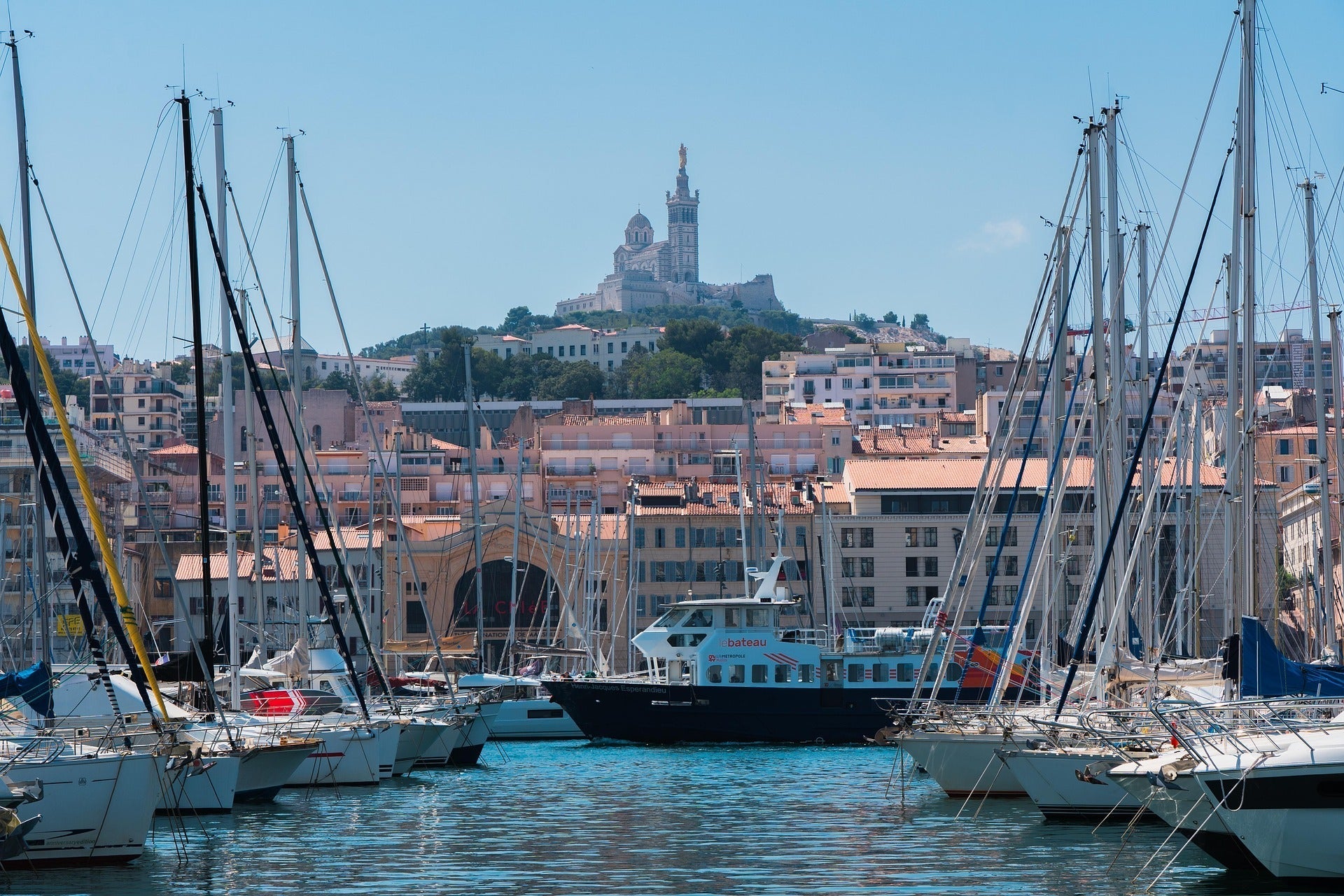 Cosmos : une production en France, à Marseille.